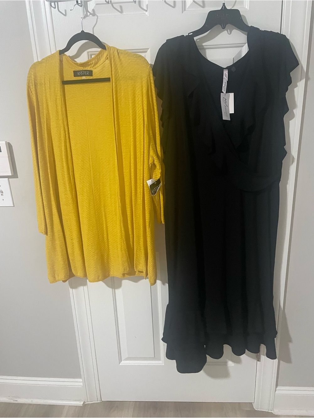 NY Collection Black stretchy Ruffle Midi Dress - Black yellow Kasper 1x cardigan